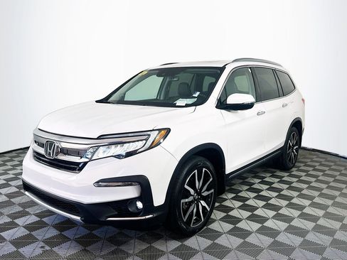 Certified 2022 Honda Pilot Touring image 3