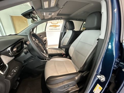 Used 2020 Chevrolet Trax Premier image 12