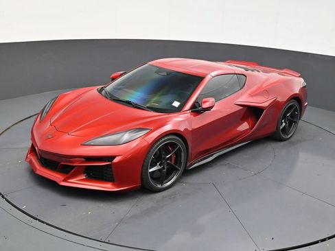 Used 2025 Chevrolet Corvette E-Ray w/ Stealth Interior Trim Package AWD/4WD image 13