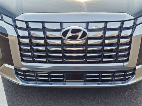 Used 2023 Hyundai Palisade Calligraphy w/ Cargo Package AWD/4WD image 4