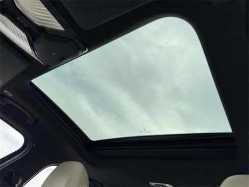 Used 2023 BMW 330i Sedan w/ Driving Assistance Package image 29