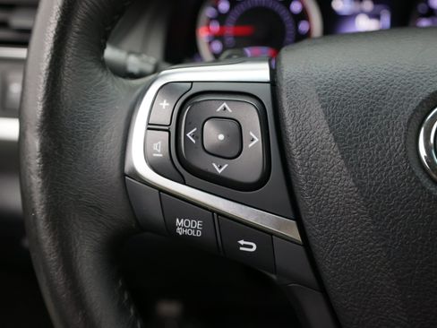 Used 2017 Toyota Camry SE FWD image 18