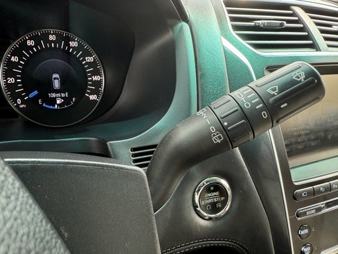 Used 2016 Ford Explorer Platinum image 24