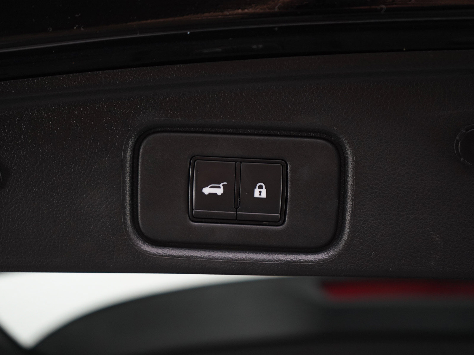 Used 2023 Nissan Pathfinder SV AWD/4WD image 17