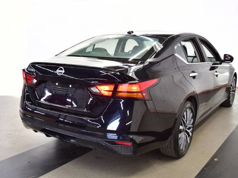 Used 2025 Nissan Altima 2.5 SV FWD image 7