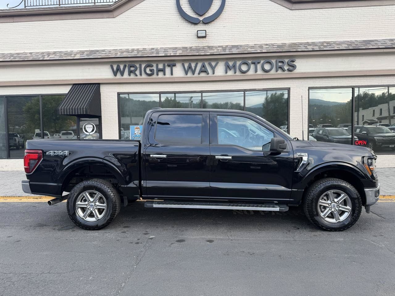 Used 2025 Ford F150 XLT w/ Equipment Group 301A Standard AWD/4WD image 2