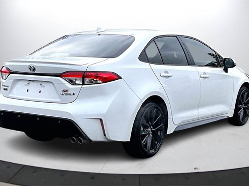 Used 2024 Toyota Corolla LE image 8