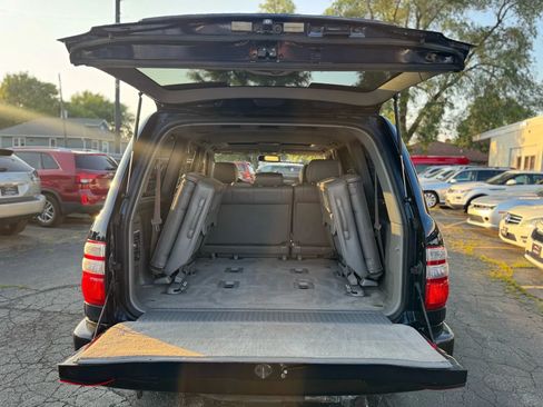 Used 2004 Toyota Land Cruiser image 19
