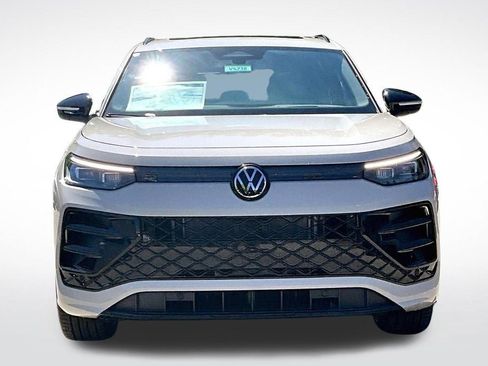 New 2026 Volkswagen Tiguan SE R-Line FWD image 2