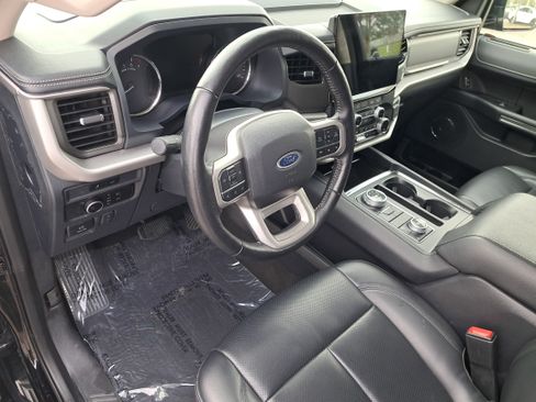 Used 2024 Ford Expedition Max XLT image 13