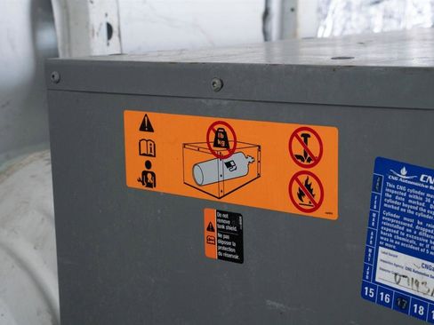 Used 2014 Chevrolet Express 2500 w/ Cold Climate Package image 14