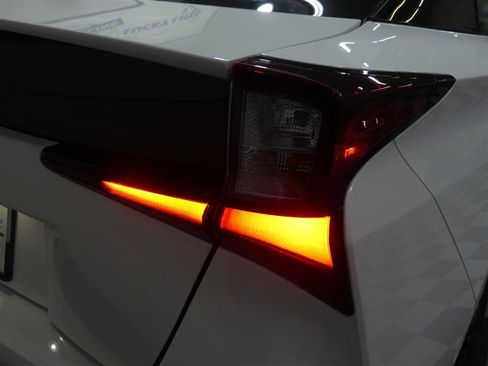 Used 2022 Toyota Prius AWD image 16