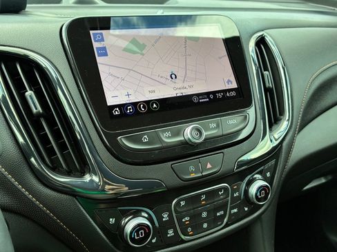 Used 2023 Chevrolet Equinox Premier AWD/4WD image 34