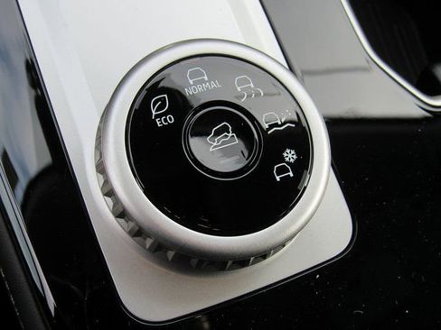 New 2026 Mitsubishi Outlander SE image 19