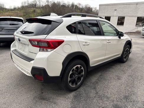 Used 2023 Subaru Crosstrek 2.0i Premium image 5