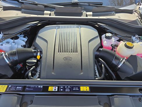 New 2026 Land Rover Range Rover Long Wheelbase SE image 31