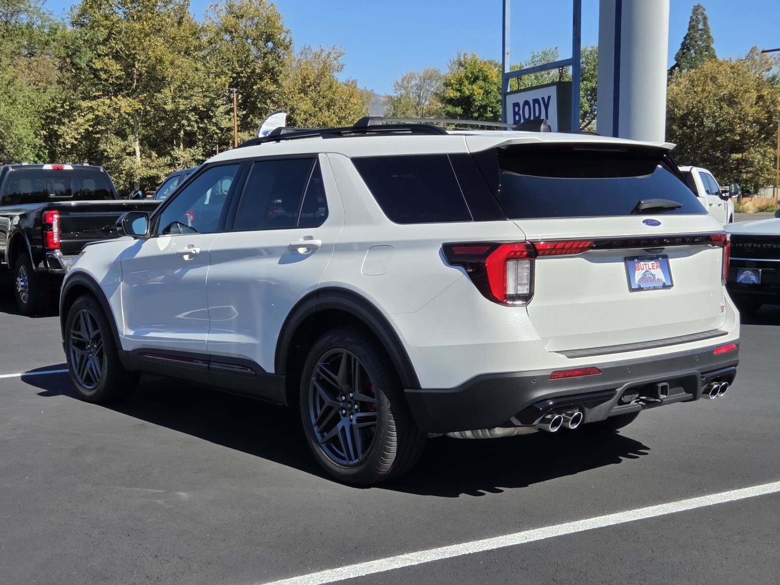 Used 2025 Ford Explorer ST w/ Sun And Sound Package AWD/4WD image 7