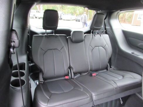New 2026 Chrysler Pacifica Select w/ S Appearance Package FWD image 31