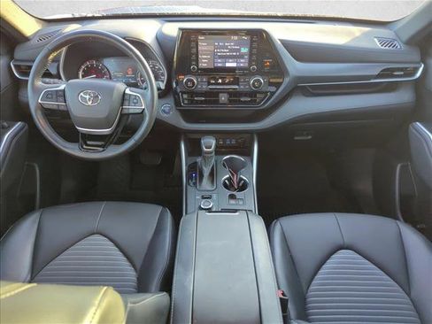 Certified 2022 Toyota Highlander XSE image 26