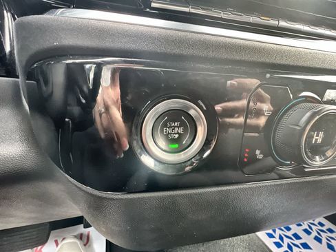 Used 2023 Chevrolet Silverado 1500 LT image 16