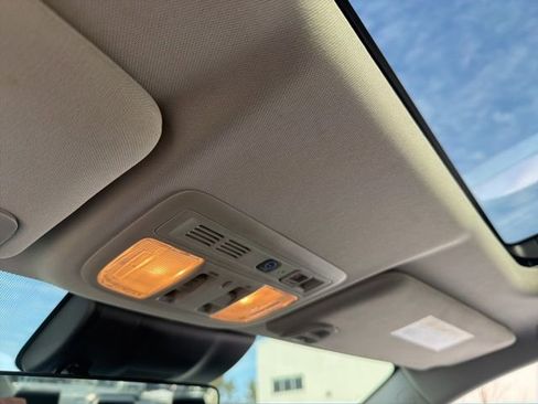 Used 2019 Honda Insight Touring image 34