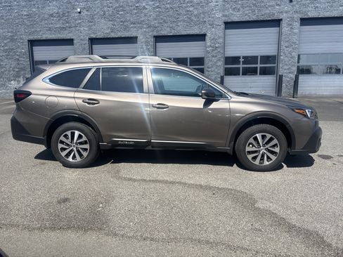 Certified 2021 Subaru Outback Premium AWD/4WD image 23