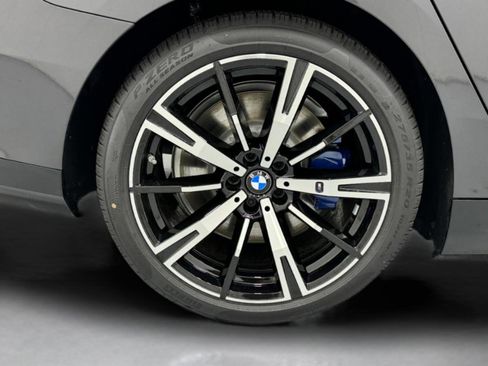 New 2026 BMW 550e xDrive image 9
