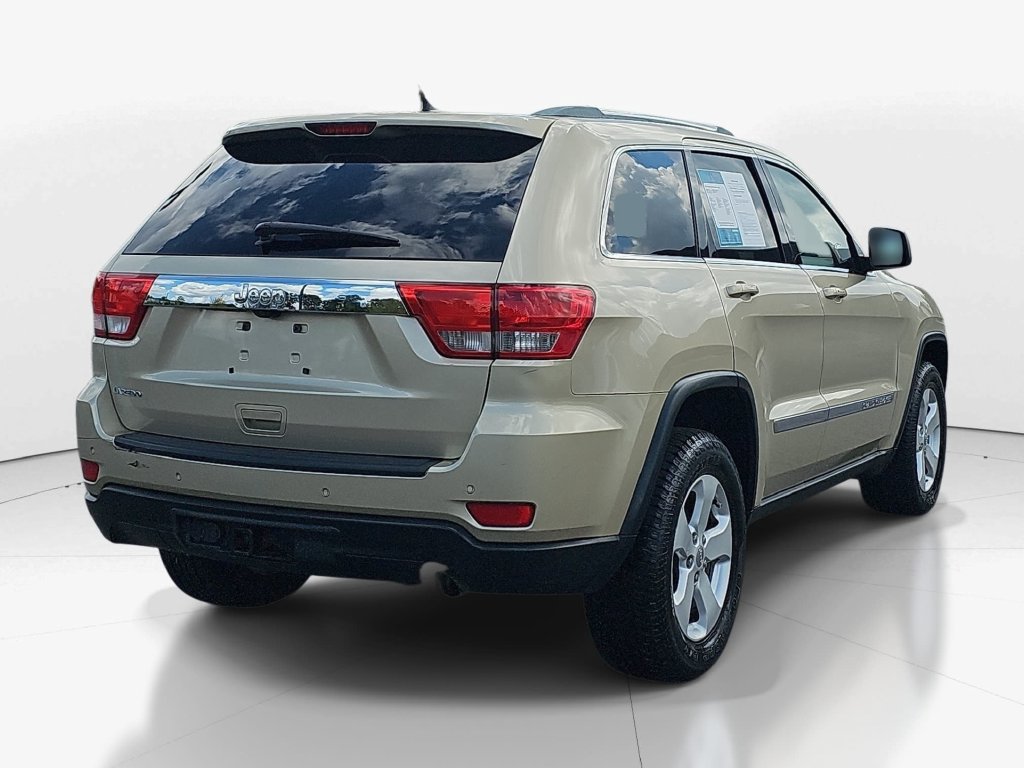 Used 2011 Jeep Grand Cherokee Laredo RWD image 6