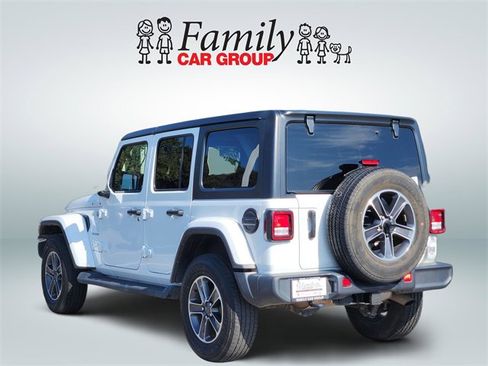 Used 2023 Jeep Wrangler Sahara image 3