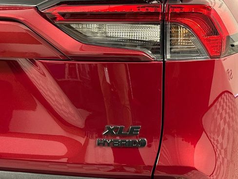 Used 2021 Toyota RAV4 XLE Premium AWD/4WD image 35