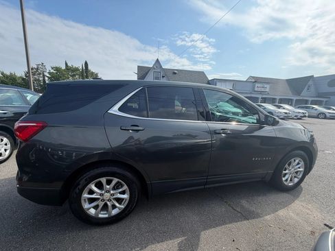 Used 2020 Chevrolet Equinox LT FWD image 3