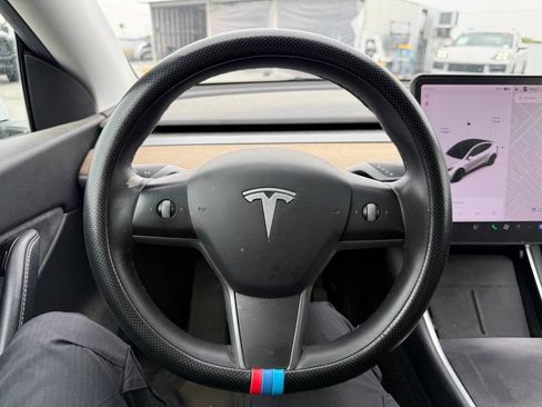 Used 2021 Tesla Model Y Long Range AWD/4WD image 6