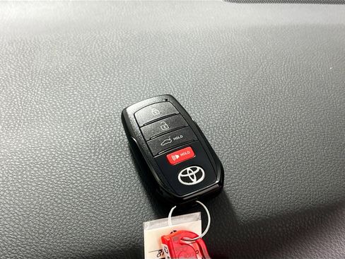 Used 2025 Toyota Camry LE FWD image 37
