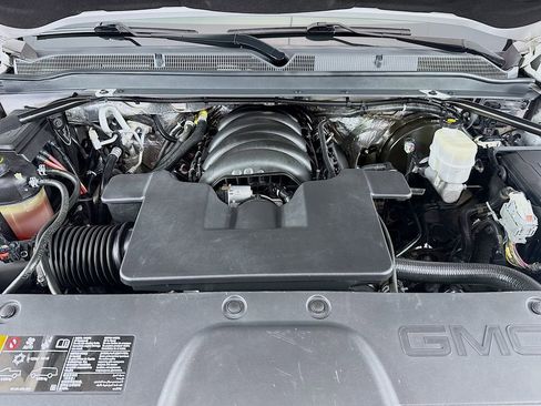 Used 2018 GMC Yukon Denali w/ Open Road Package AWD/4WD image 33