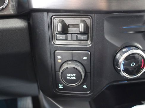 New 2026 Ford F250 Lariat w/ Black Appearance Package image 46