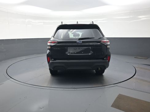 Certified 2025 Subaru Forester Premium AWD/4WD image 4
