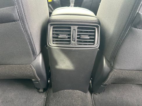 Used 2019 Nissan Rogue S w/ Special Edition Package FWD image 34