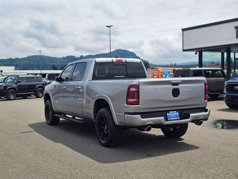 Used 2019 RAM 1500 Laramie w/ Sport Appearance Package AWD/4WD image 9