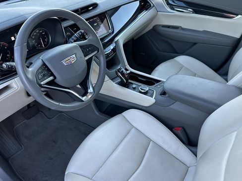Certified 2025 Cadillac XT6 Premium Luxury image 10