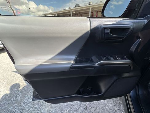 Used 2022 Toyota Tacoma SR5 image 30