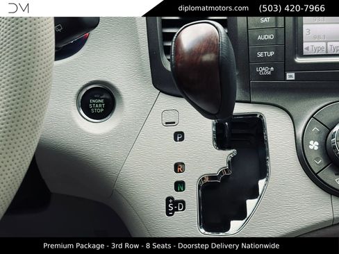 Used 2011 Toyota Sienna XLE w/ Premium Pkg FWD image 39