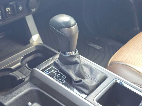 Used 2019 Toyota Tacoma Limited AWD/4WD image 27