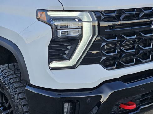 Certified 2025 Chevrolet Silverado 2500 ZR2 w/ Technology Package image 10