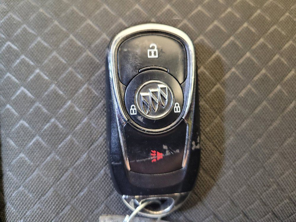 Used 2020 Buick Encore Preferred FWD image 32