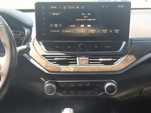 Used 2024 Nissan Altima 2.5 SV w/ SV Premium Package AWD/4WD image 24