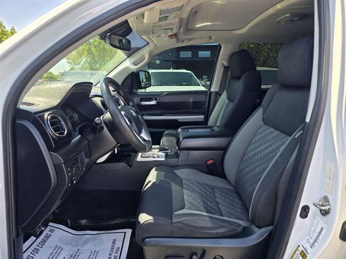 Used 2018 Toyota Tundra SR5 AWD/4WD image 7