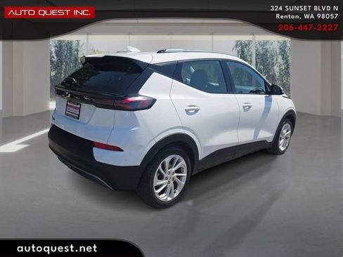 Used 2023 Chevrolet Bolt EUV LT w/ Driver Confidence Package FWD image 5
