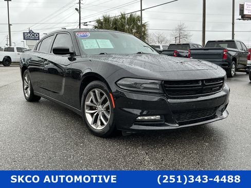 Used 2015 Dodge Charger SXT w/ Plus Group image 7
