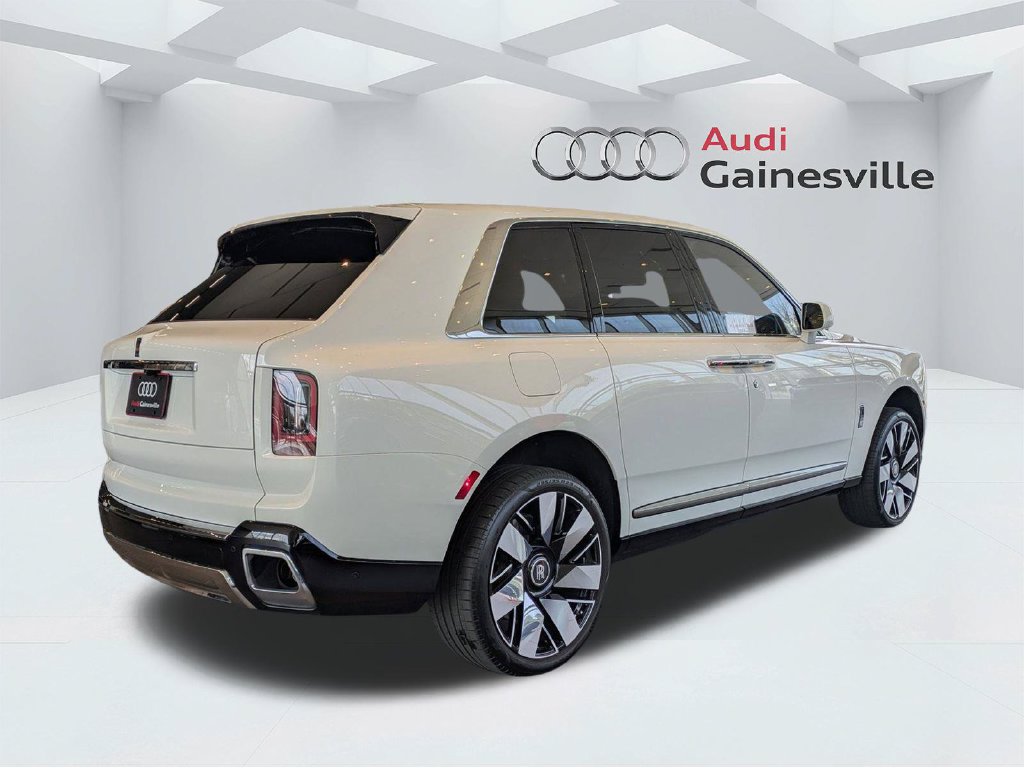 Used 2025 Rolls-Royce Cullinan AWD/4WD image 5