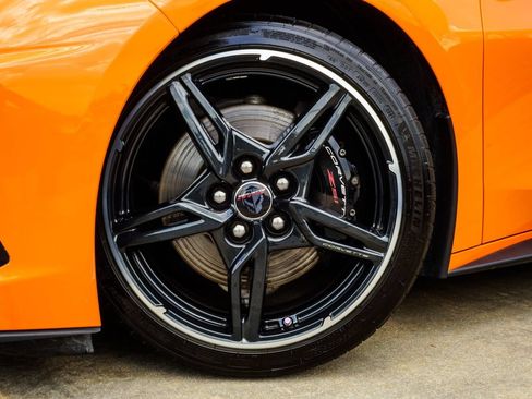 Used 2022 Chevrolet Corvette Stingray Premium Conv w/ Z51 Performance Package RWD image 3